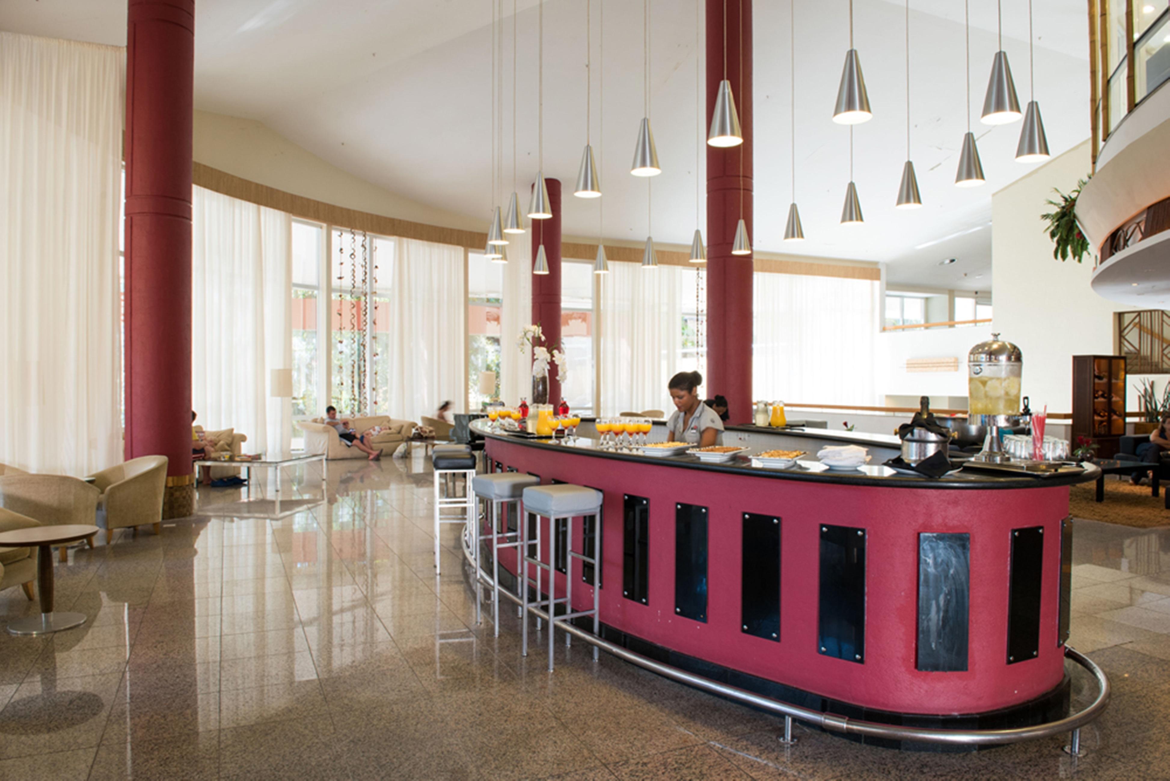 Vila Gale Eco Resort Angra อังกราโดสเฮย์ส ภายนอก รูปภาพ The lobby of the hotel
