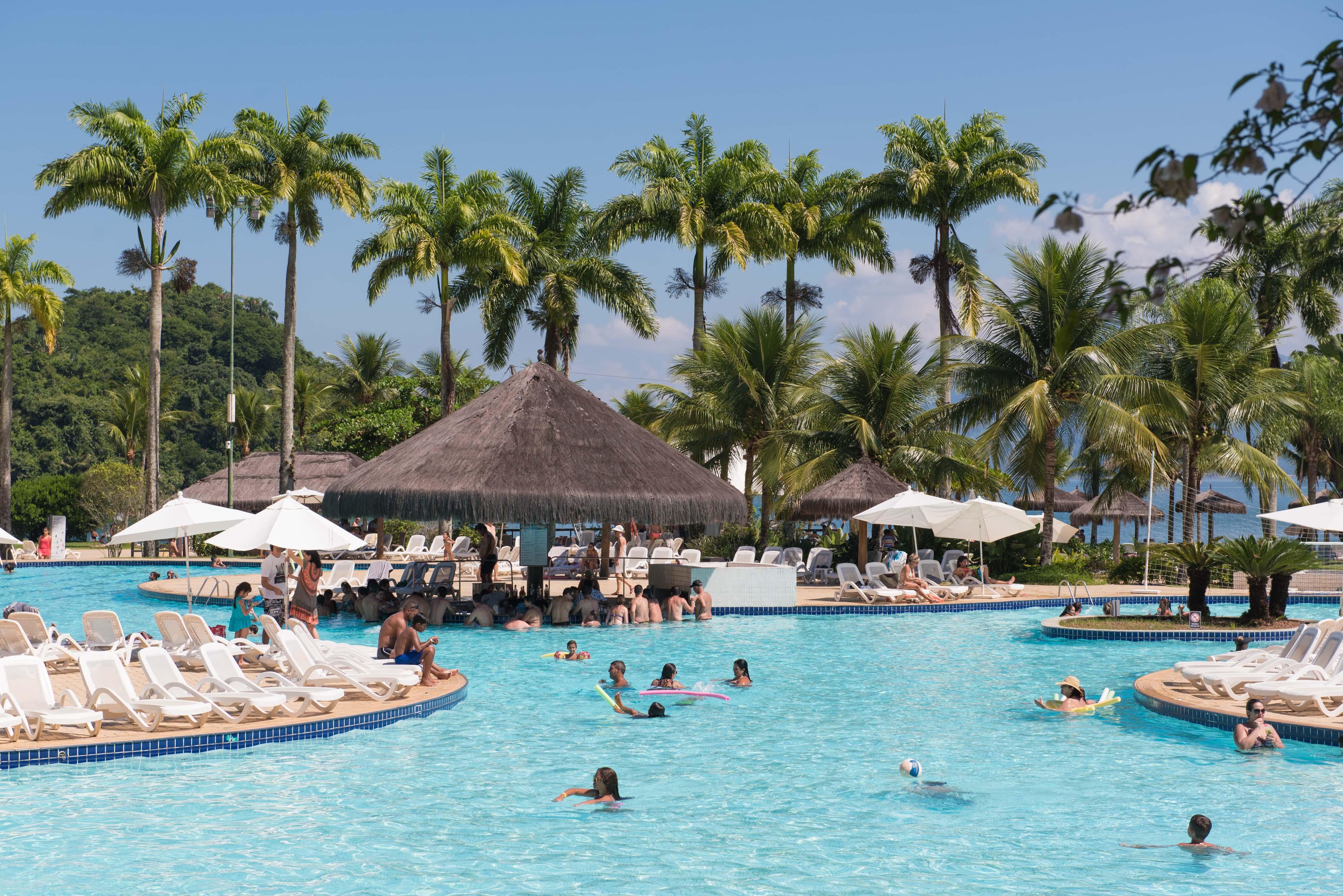 Vila Gale Eco Resort Angra อังกราโดสเฮย์ส ภายนอก รูปภาพ The swimming pool at the resort