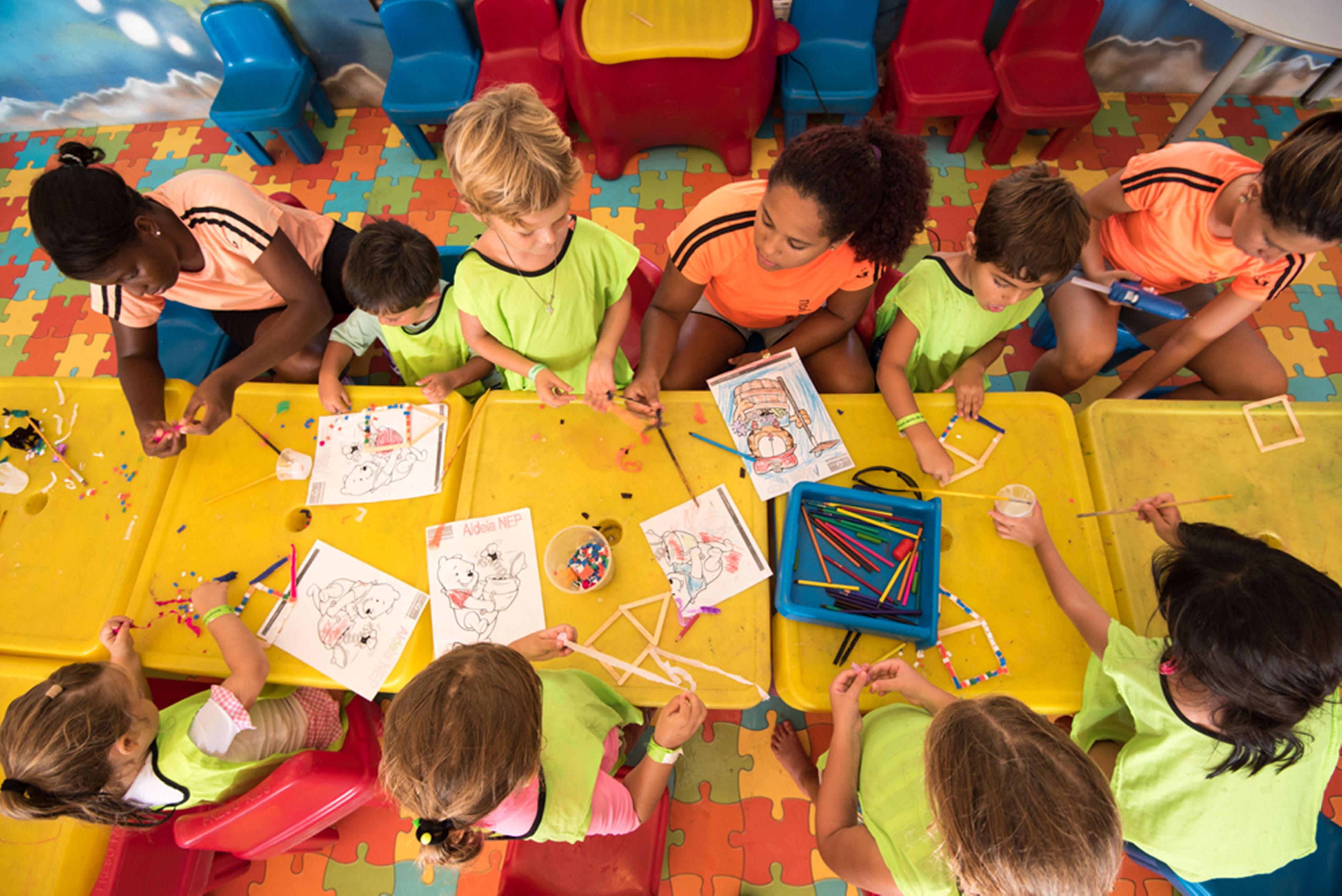 Vila Gale Eco Resort Angra อังกราโดสเฮย์ส ภายนอก รูปภาพ Children at a nursery school