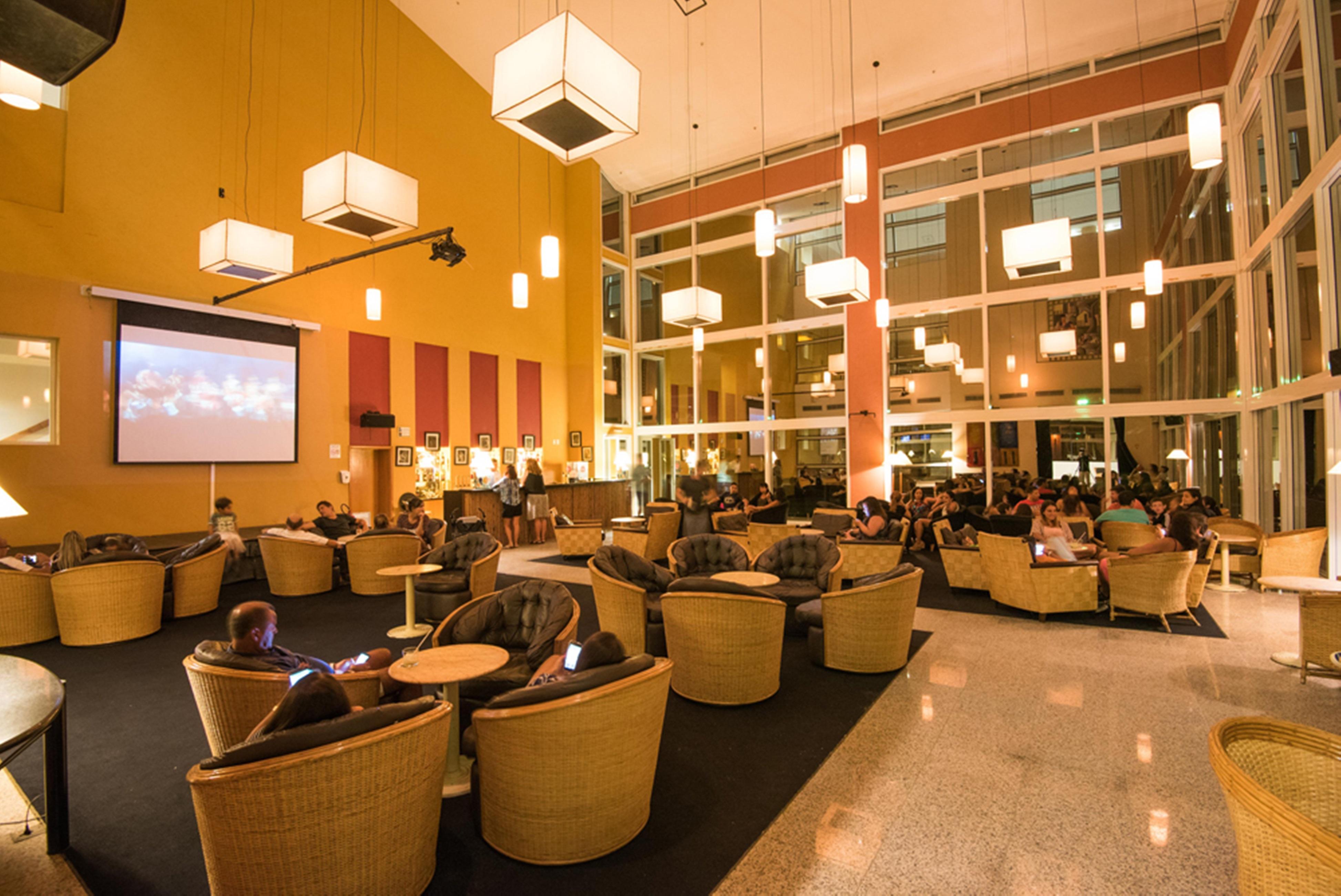 Vila Gale Eco Resort Angra อังกราโดสเฮย์ส ภายนอก รูปภาพ The lounge at KLIA