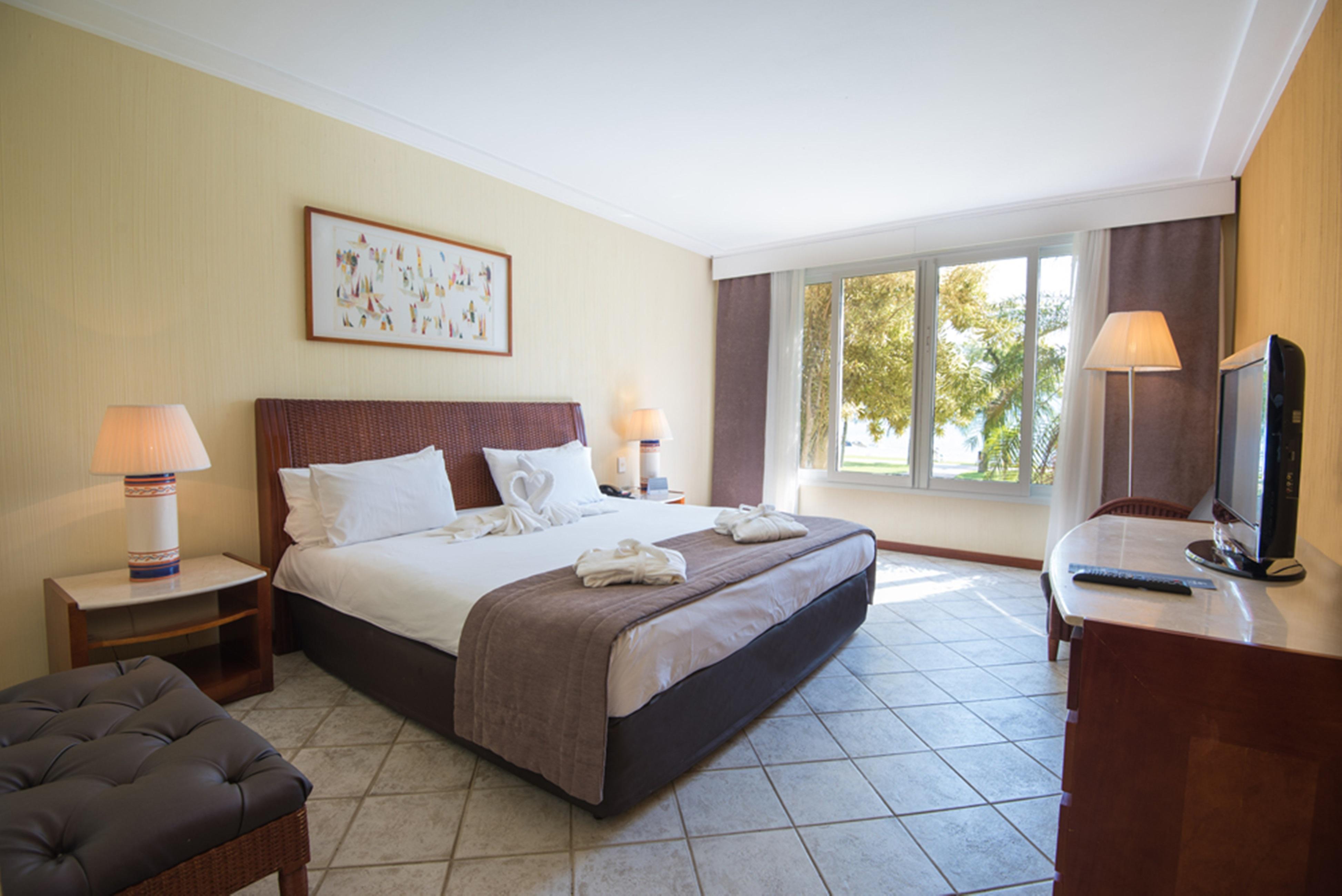 Vila Gale Eco Resort Angra อังกราโดสเฮย์ส ภายนอก รูปภาพ A room at the hotel